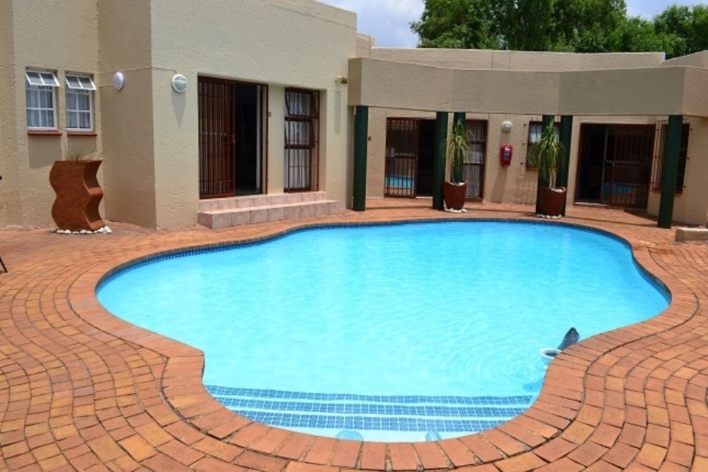 President Lodge Edenvale Exterior photo